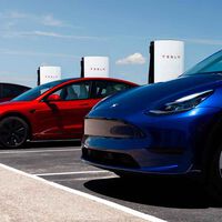 Los supercargadores V4 de 500 kW de Tesla llegarán el año que viene. Solo hay un coche en el mundo que puede cargar a esa potencia. Y no es un Tesla