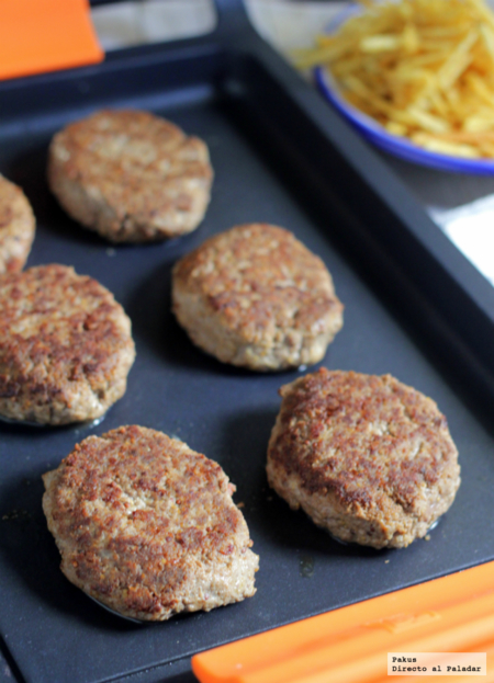 Receta de frikadellen, las deliciosas hamburguesas alemanas especiadas