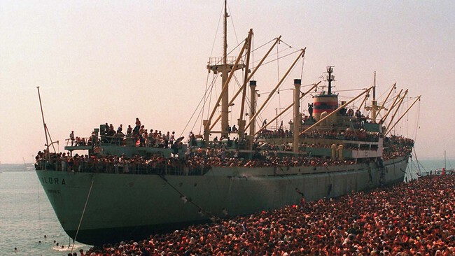 Albanians Refugees In Italy 1991 2