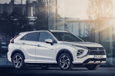 El nuevo Mitsubishi Eclipse Cross sí llegará a España: un SUV híbrido enchufable para pelear con los Kia Niro, Peugeot 3008...