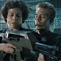 El selecto club de actores que han muerto en pantalla por un Predator, un Alien y un Terminator solo tenía dos miembros. Por culpa de una nueva peli ya son tres