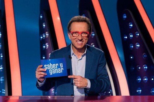 Jordi Hurtado recibe el Premio Nacional de Televisión, en honor a su trayectoria como figura clave del entretenimiento y la cultura
