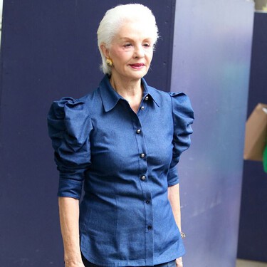 Los zapatos favoritos de Carolina Herrera para llevar con faldas midi o pantalón ancho son elegantes y pura tendencia en mayo 2026 