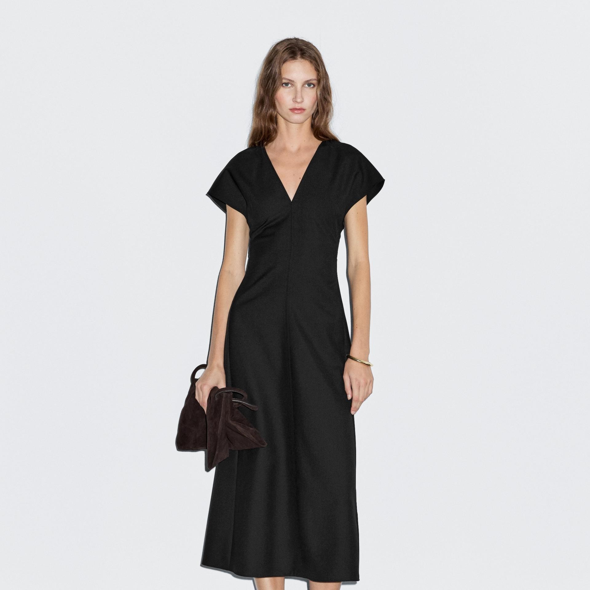 Vestido largo cuello pico con lana

