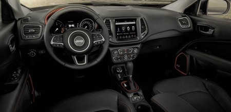 Comparativa Nissan Qashqai Jeep Compass9