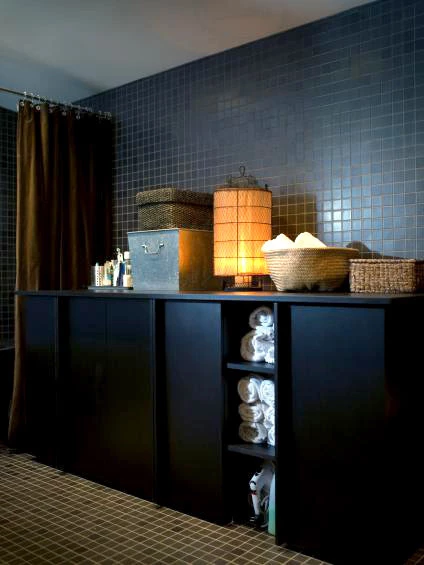 Puertas abiertas: un baño muy masculino