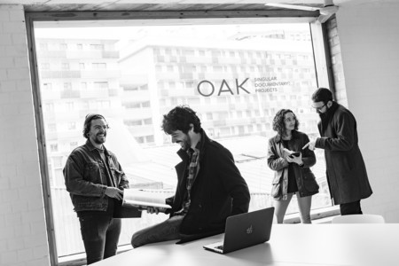 "El papel le da un valor añadido a los proyectos de fotografía documental”, Alex Rodal, editor de la revista D.OAK