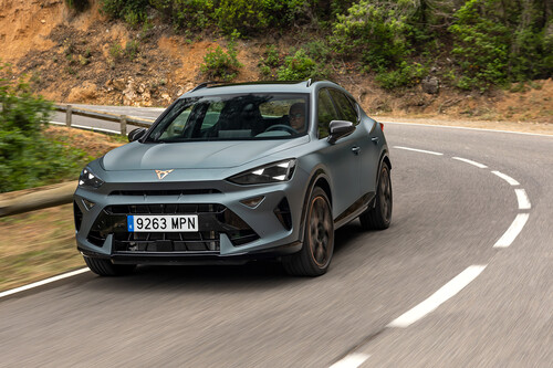 Probamos el nuevo Cupra Formentor, un crossover que me ha convencido por ser realmente deportivo en su versión tope y eficiente en PHEV