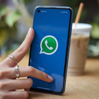 No borrar los contactos antiguos de WhatsApp te puede meter en serios problemas. La culpa es de las operadoras 