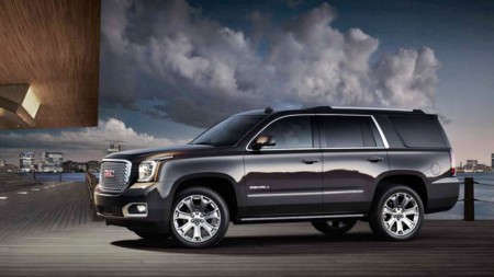 Un GMC Yukon mata al ladrón que intentaba robarle los zapatos en Ohio