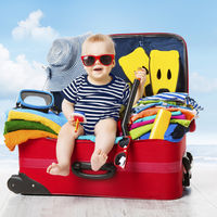 Imprescindibles para las vacaciones con tu bebé: deja todo lo demás en casa