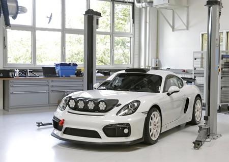 ¿Porsche planea regresar a los rallies? El Cayman Clubsport Rallye Concept recaudará información para "un modelo futuro"