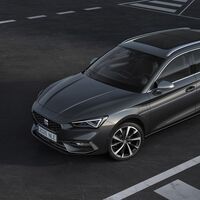 El SEAT León eHybrid híbrido enchufable de 204 CV y 60 km de autonomía ya tiene precio: desde 34.080 euros