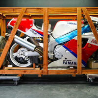 El boom de las motos clásicas está totalmente fuera de control. Están pidiendo por una Yamaha en su caja original más de lo que cuesta un coche de lujo 