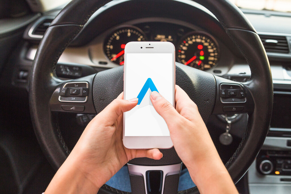 Cómo usar Android Auto desde el móvil si tu coche no tiene pantalla integrada