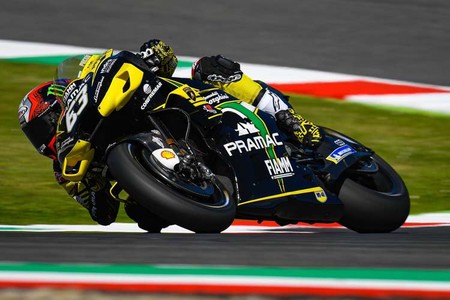 Pecco Bagnaia sorprende en Mugello y marca el mejor tiempo de MotoGP con los favoritos tapados