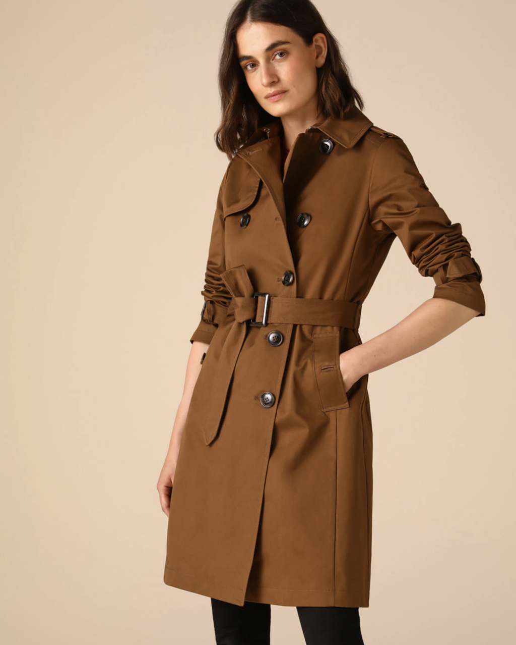 La gabardina clásica apunta a ser la prenda exterior que más llevaremos durante este otoño La gabardina clásica apunta a ser la prenda exterior que más llevaremos durante este otoño
