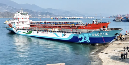 Barco basuerero eléctrico