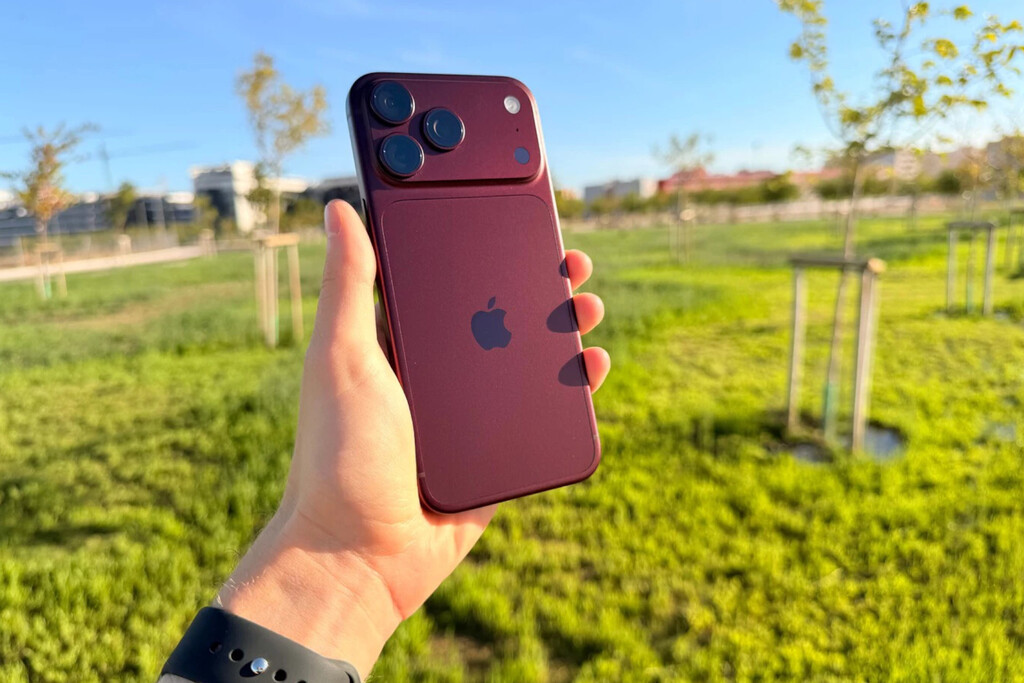 La nueva funda Belkin es perfecta para el iPhone 18 Pro Max: tiene un clip que funciona como soporte y resiste el amarilleamiento