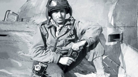 'Bajo el fuego', las historias de la guerra del fotógrafo Tony Vaccaro que podemos ver en la web de RTVE
