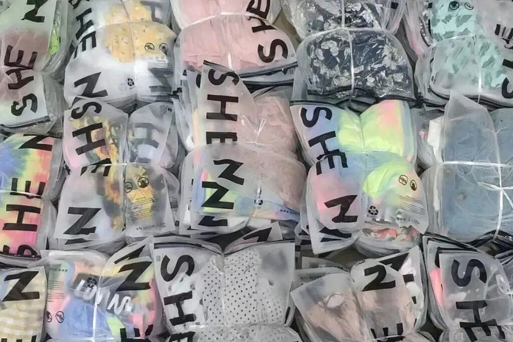 Shein y Temu se habían hecho dueñas del comercio electrónico en la UE. Su futuro se complica por un motivo: paquetes pequeños 