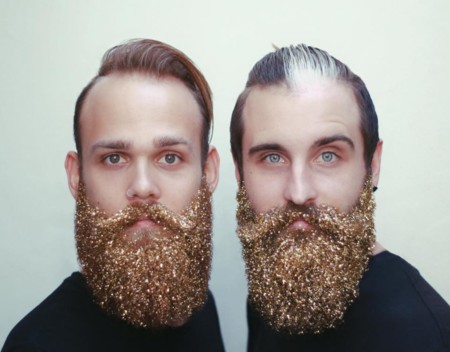 El extraño caso de las barbas impregnadas en polvo de hadas, ¡mientras no salgan volando como Campanilla!