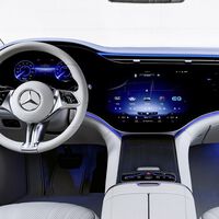 Es oficial: podremos decir adiós a las pantallas táctiles para todo en los coches, y puede que hasta en los Tesla