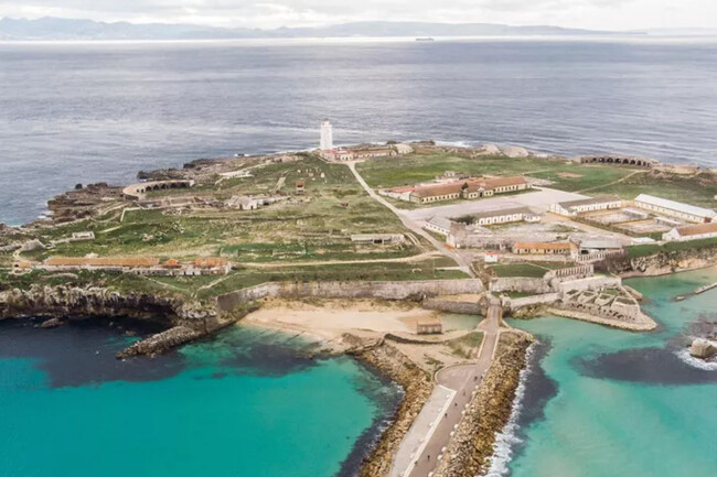 La Isla Que Vigila El Estrecho Desde Tarifa Y Que Marlaska Mantiene Cerrada Por Falta De Seguridad