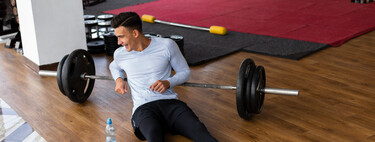 Ni la mala técnica ni el exceso de peso: la razón oculta por la que mucha gente se lesiona en el gimnasio 