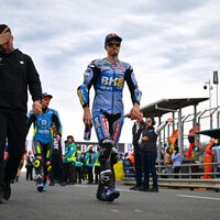 Todavía hay un mundial en el que Álex Márquez puede ganarle a Marc Márquez. Y el premio es un BMW que cuesta una pasta 