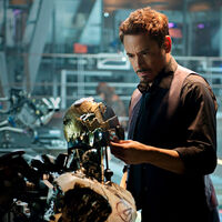 "Tiene los huevos de acero". La historia de cómo Robert Downey Jr. se enfrentó a Marvel para evitar que Chris Hemsworth y Scarlett Johansson fueran despedidos 