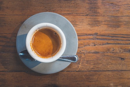 Cuándo tomar el café después de comer para dormir mejor la siesta y rendir mejor el resto del día