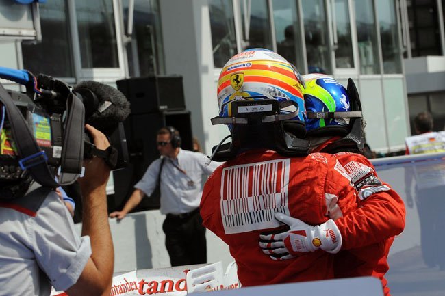 alonso-abraza-a-massa.jpg
