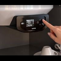 Tengo un termo eléctrico en casa: cuál es la temperatura ideal que conviene seleccionar para ahorrar luz y no pasar frío 