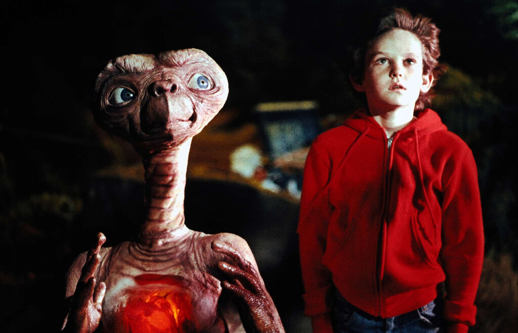 Steven Spielberg confirma que Elliot jamás volvió a reunirse físicamente con E.T., aunque si telepáticamente: Ha soñado con él