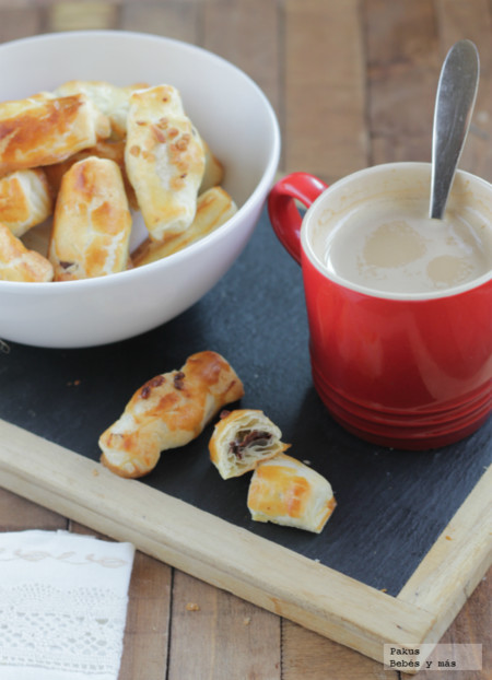 Caramelitos de hojaldre de chocolate y almendra. Receta de postre