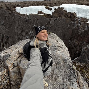 Adiós a grabar nuestros viajes con el móvil gracias a la cámara favorita de las influencers: es súper sencilla de usar, cabe en el bolso y está rebajadísima