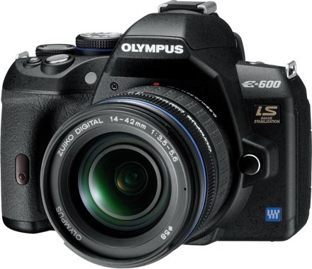 Olympus lanza oficialmente la inesperada E-600