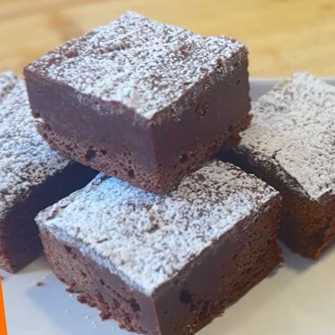 Cómo hacer brownies con cacao a baño María con la receta del chef José Ramón Castillo