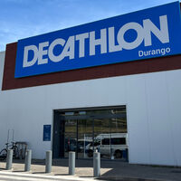 Esta es la chaqueta que Decathlon ha rebajado de 120 a menos de 36 euros que sirve como chubasquero y es súper calentita 