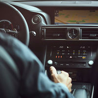 ¿Vale la pena arrancar en segunda? ¿Ahorras o estropeas tu motor?