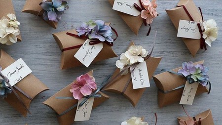 Cómo envolver regalos con material reciclado de forma creativa para que ahorres esta Navidad