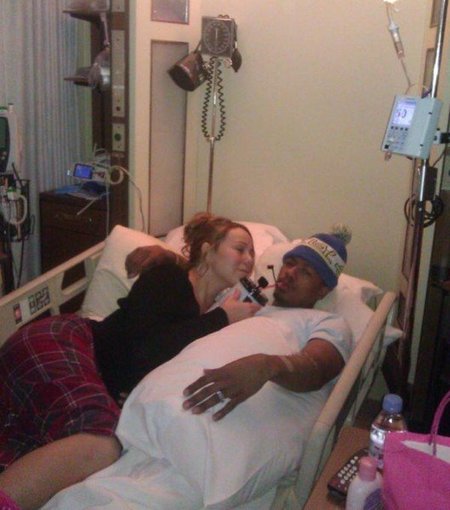Lo de Mariah Carey y su maridito en Twitter es de coña... #PrayForNick