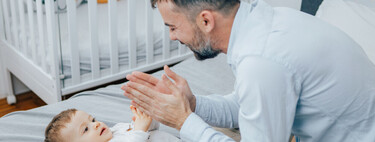 Los hombres dedican tres horas más al cuidado de los hijos y las mujeres tres horas menos que antes de la pandemia  