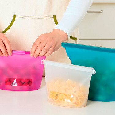 Las nuevas bolsas herméticas de Ikea aptas para el microondas, para congelar y almacenar por menos de 12 euros 