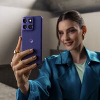 Motorola llena de color y curvas la gama media de México: edge 70 fusion plus