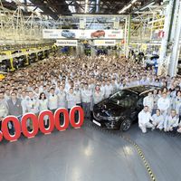 La fábrica de Renault en Palencia está a pleno rendimiento. ¡300.000 coches en un año supone un nuevo récord! 