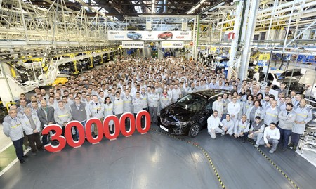 La fábrica de Renault en Palencia está a pleno rendimiento. ¡300.000 coches en un año supone un nuevo récord!