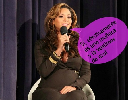 La nena de Beyoncé tiene una muñeca vestida de azul...