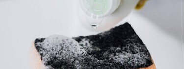 Blanquear las sábanas o limpiar el inodoro: estos son los sorprendentes usos del jabón de lavavajillas para limpiar en casa